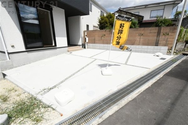 テラシエ池田市旭丘4期 全2棟(前面道路含む現地写真)