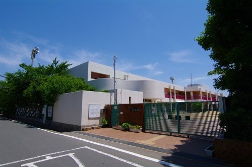 サンハイツ武庫之荘３号棟(尼崎市立幼稚園武庫幼稚園)