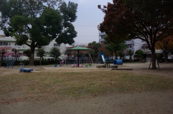 ハイツ塚口南(名月西公園)