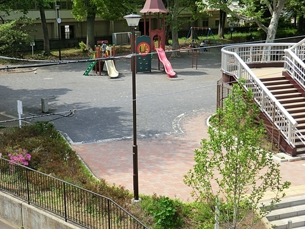 カスティリョ東白楽(平川町公園)