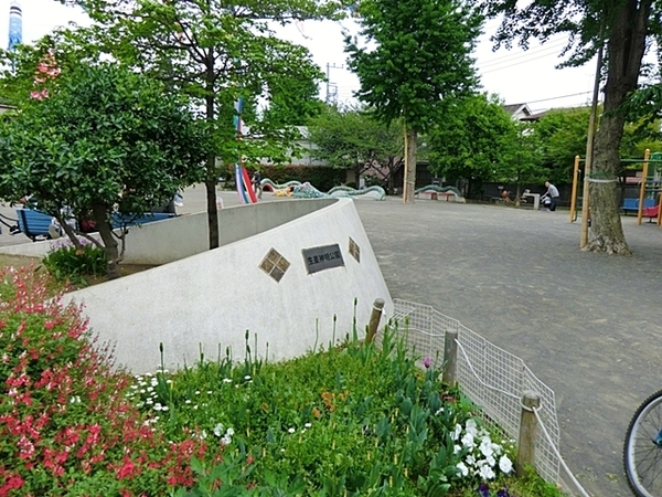 ドミール生麦(生麦神明公園)
