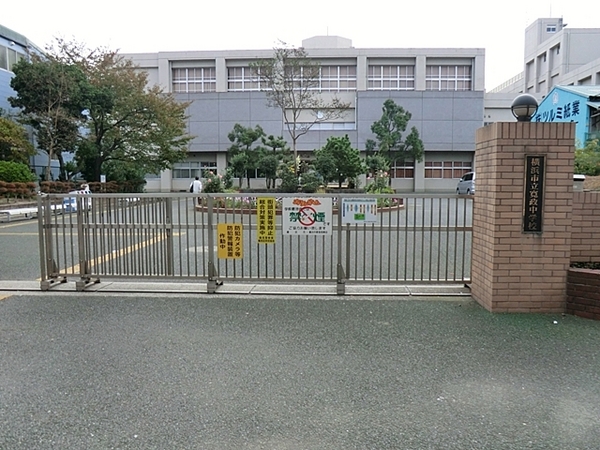 リーブルガーデン鶴見区汐入町3丁目全2棟 2号棟(横浜市立寛政中学校)