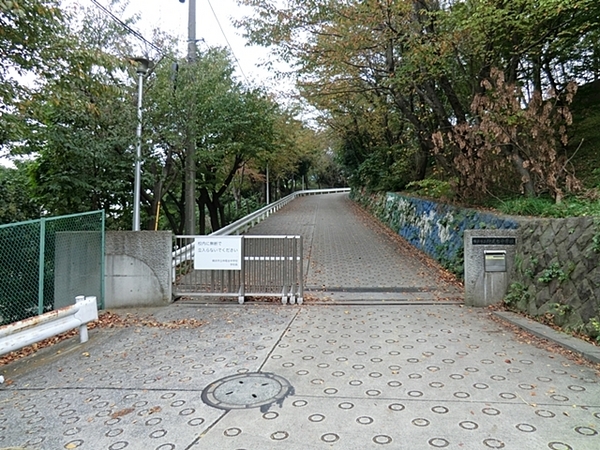 横浜市中区西竹之丸の中古一戸建て(横浜市立仲尾台中学校)