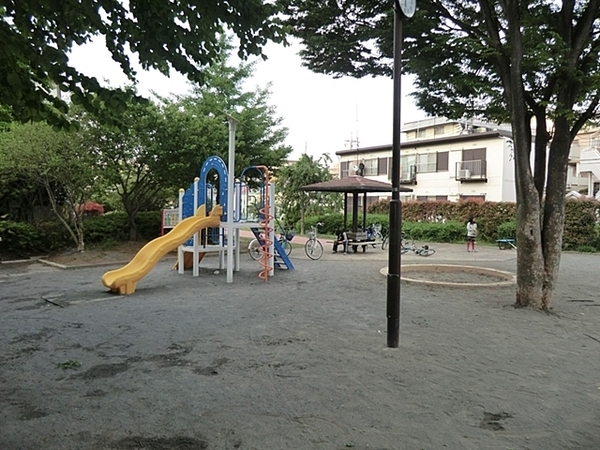 鶴見区北寺尾5丁目 4号棟(馬場第一公園)