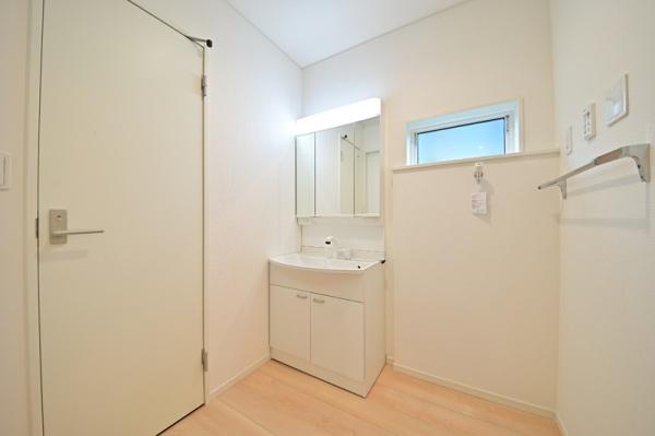 クレイドルガーデン旭区善部町第8全2棟　1号棟