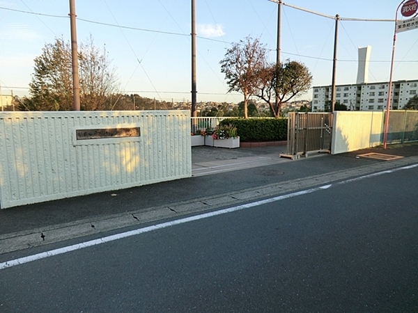 泉区中田南5丁目(横浜市立汲沢中学校)