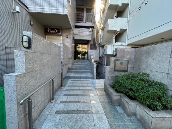 カインドステージ横浜台町