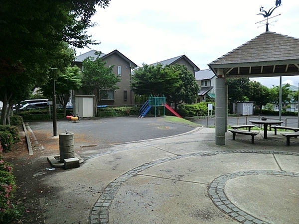 ネクステート菱和仲町台(仲町台ひぐらし公園)