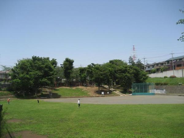 リーブルガーデン都筑区すみれが丘第5全2棟 1号棟(すみれが丘公園)