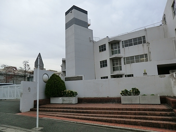 横浜市都筑区見花山の土地(横浜市立川和中学校)