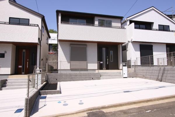 リーブルガーデン保土ケ谷区新井町全3棟　2号棟