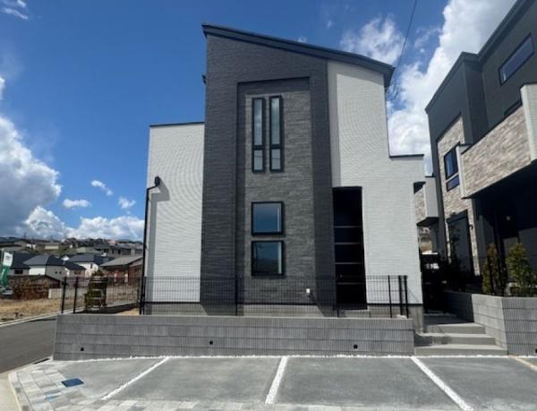 泉区岡津町　C号棟