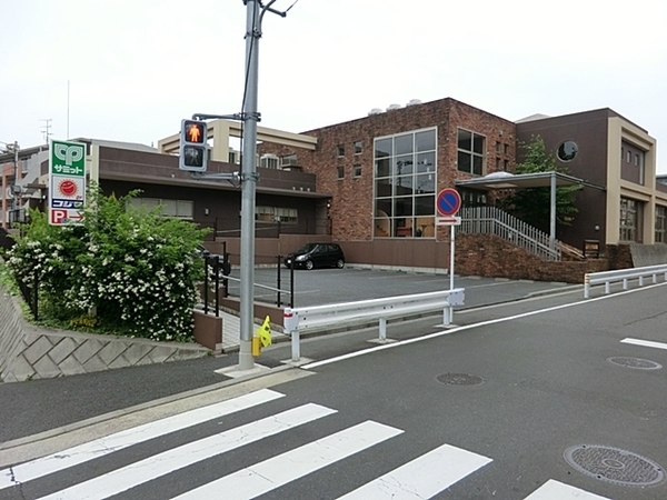 戸塚区平戸3丁目(あかいとり保育園)