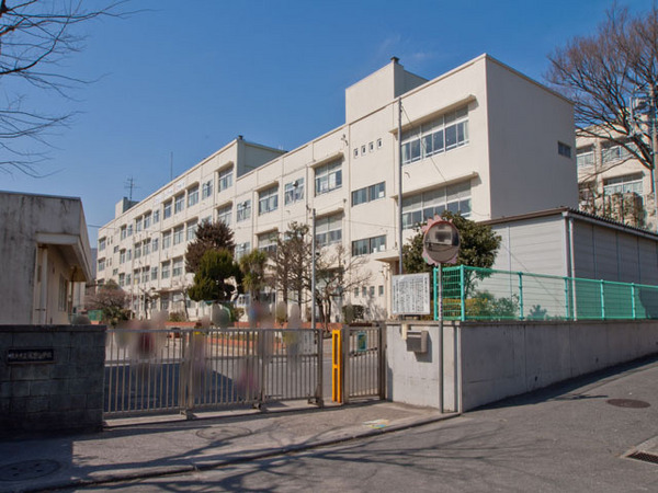 港南区下永谷3丁目(横浜市立永野小学校)