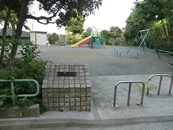 ベルメゾン東寺尾(東寺尾四丁目公園)