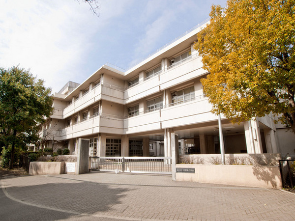 横浜市都筑区富士見が丘の中古一戸建て(横浜市立川和東小学校)