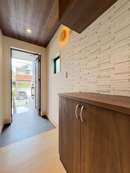 リーブルガーデン港北区大曽根3丁目全2棟 1号棟(玄関)