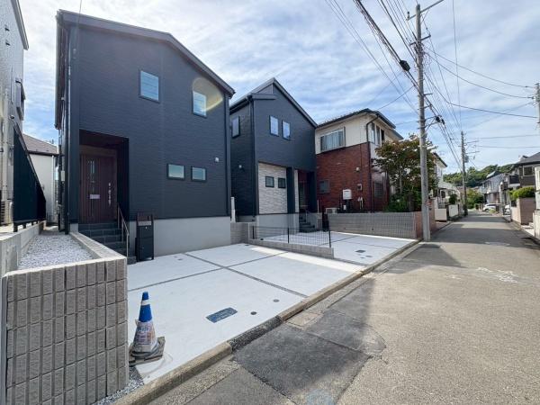 リーブルガーデン港北区大曽根3丁目全2棟 1号棟(前面道路含む現地写真)