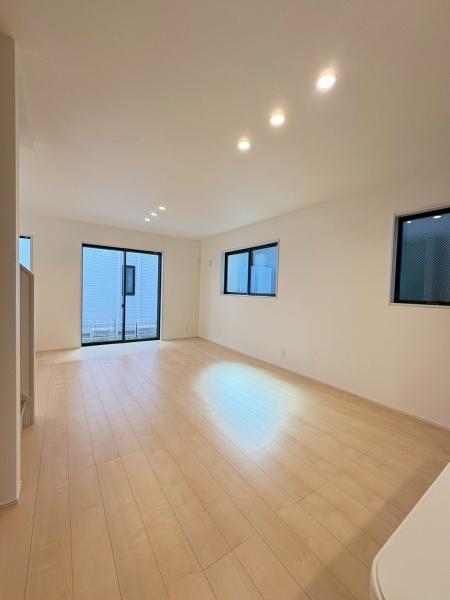 リーブルガーデン港北区大曽根3丁目全2棟 1号棟(リビング)