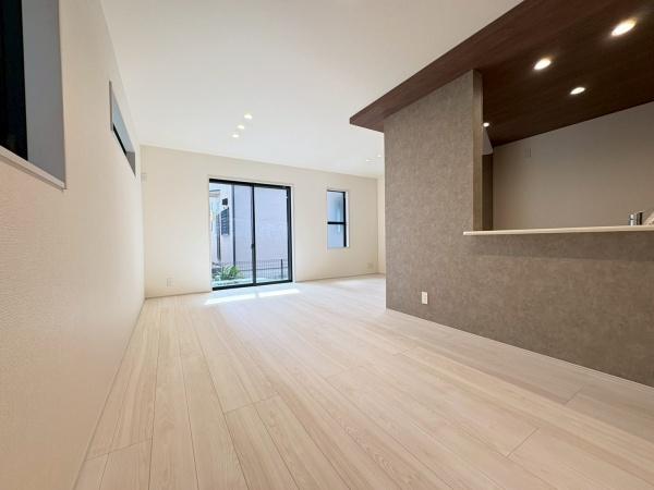 リーブルガーデン港北区大曽根3丁目全2棟 2号棟(リビング)