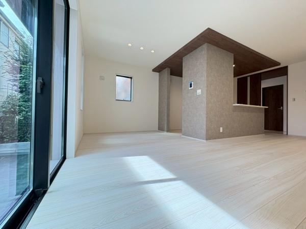 リーブルガーデン港北区大曽根3丁目全2棟 2号棟(リビング)