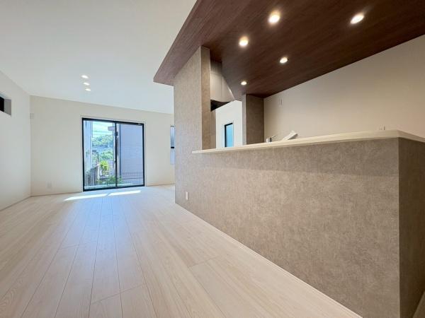 リーブルガーデン港北区大曽根3丁目全2棟 2号棟(リビング)