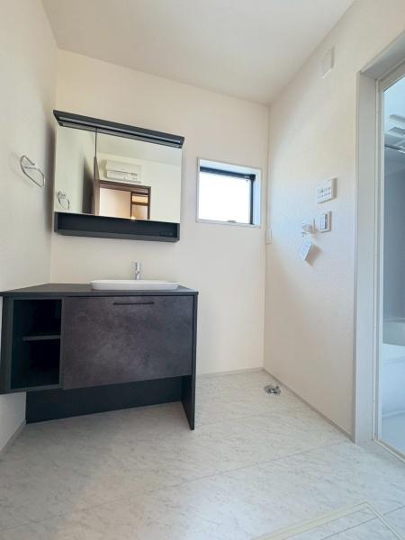 リーブルガーデン港北区大曽根3丁目全2棟 2号棟(洗面台・洗面所)