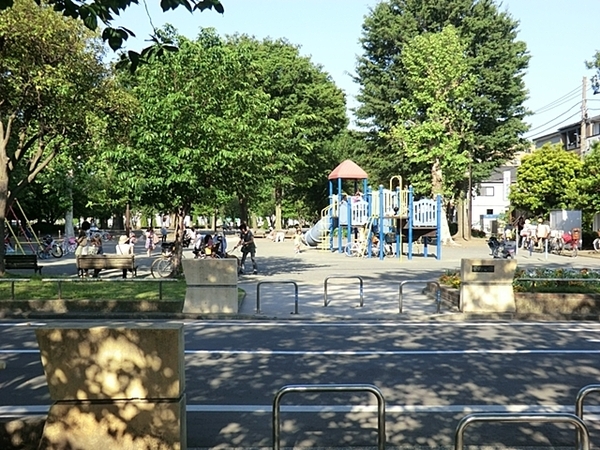 ヨコハマアイランドガーデン(栄町公園)