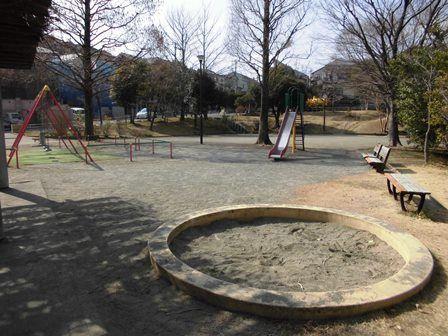 港北区高田西5丁目(高田第三公園)