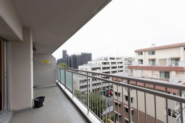 大倉山ハイム参号棟(バルコニー)