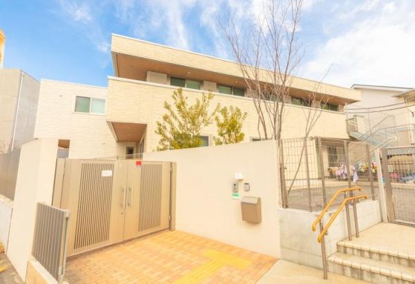 横浜市神奈川区片倉4丁目の中古一戸建て(ポピンズナーサリースクール片倉町駅前)
