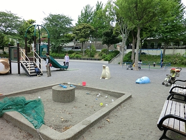 サウスヒルズ横浜弘明寺(六ツ川一丁目公園)