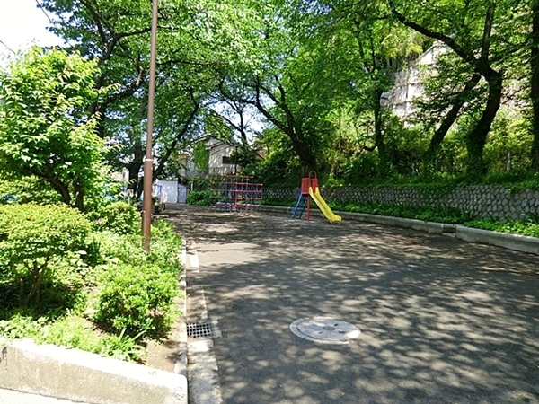 パレステージ山手石川町(牛坂下公園)