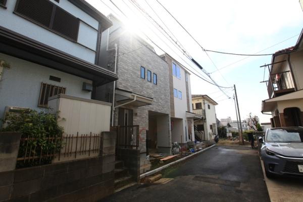 サニータウン神奈川区六角橋4丁目全2棟　2号棟