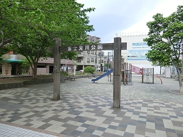 ランドステージ吉野町駅前(富士見川公園)