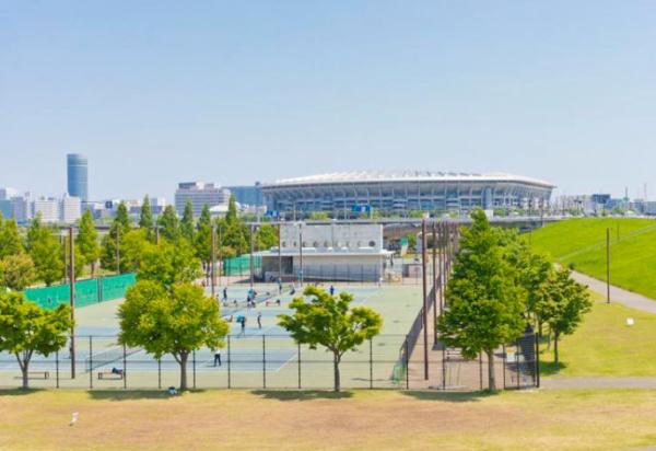 クレッセント新横浜イルドマーニ(新横浜公園)
