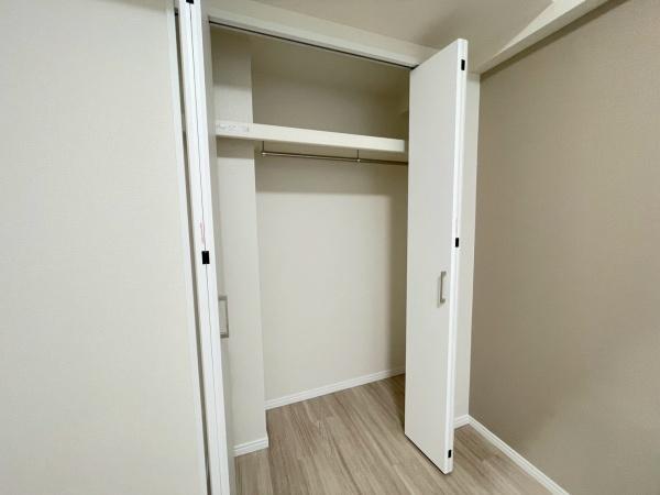 コスモ三ツ沢ガーデン山(収納)