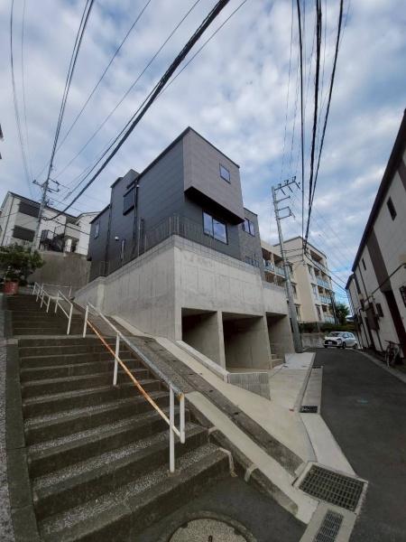 港南区港南1丁目全2棟　1号棟