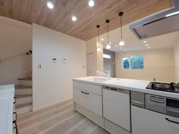 港南区港南1丁目全2棟　2号棟