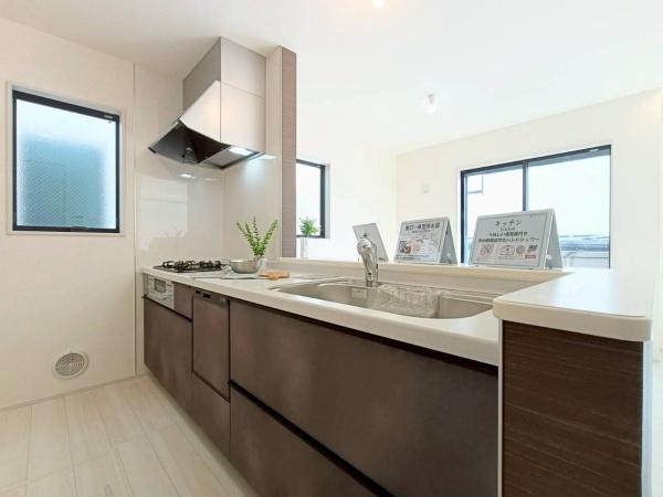 リーブルガーデン港北区下田町3丁目全3棟　2号棟