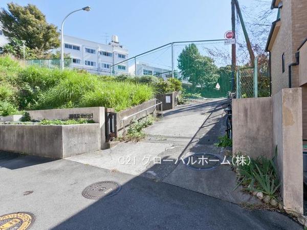 横浜市鶴見区東寺尾５丁目の土地(横浜市立生麦中学校)