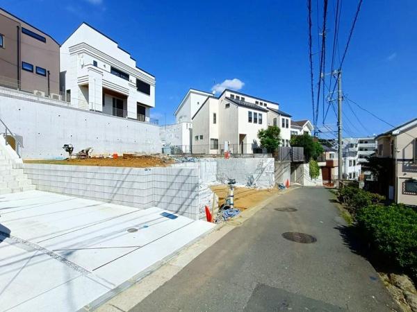 横浜市神奈川区二本榎の土地(前面道路含む現地写真)