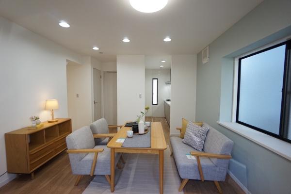 横浜市港北区篠原町の中古一戸建て(リビング)