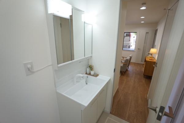 横浜市港北区篠原町の中古一戸建て(洗面台・洗面所)