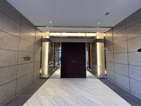 THEYOKOHAMAFRONTTOWER(エントランス)