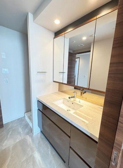 THEYOKOHAMAFRONTTOWER(洗面台・洗面所)