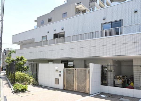 子安台共同ビル(グローバルキッズ新子安保育園)