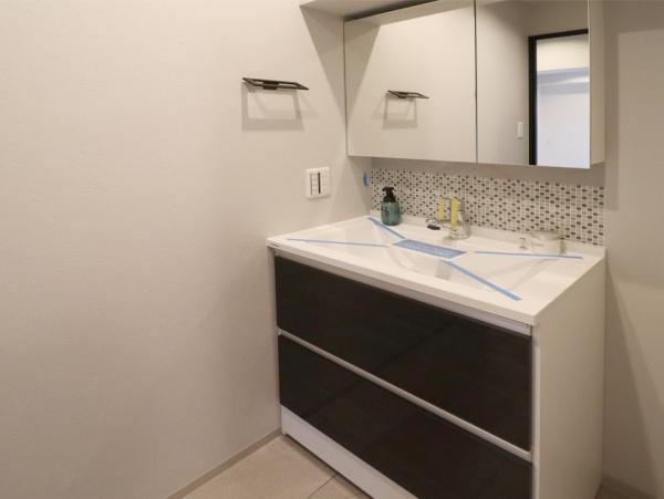 子安台共同ビル