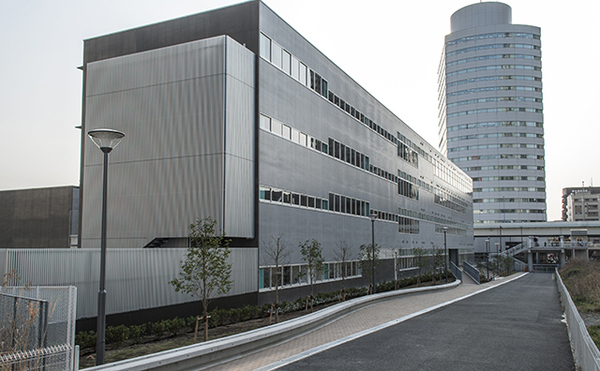 M．M．TOWERStheEast(横浜市立みなとみらい本町小学校)