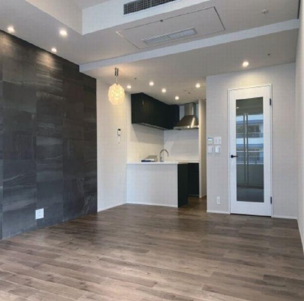 M．M．TOWERStheEast